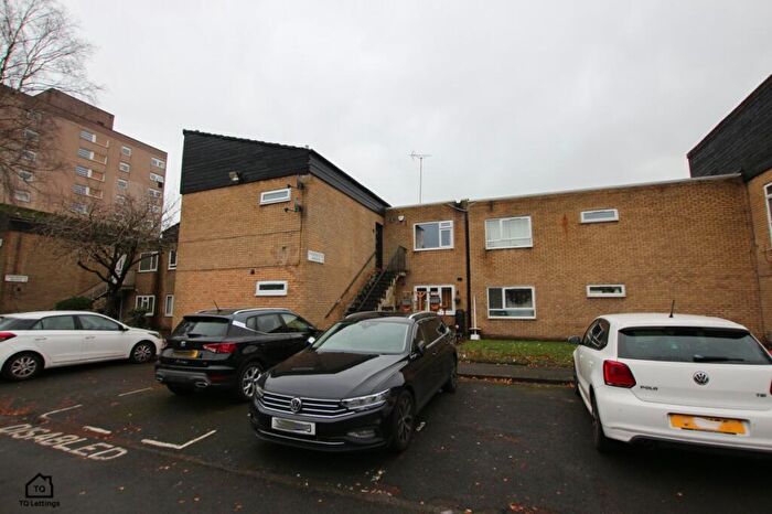 2 Bedroom Flat To Rent In Thorngrove Avenue, Manchester, M23