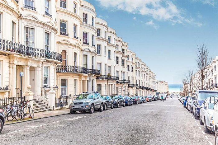 2 Bedroom Flat To Rent In Lansdowne Place, Hove, BN3