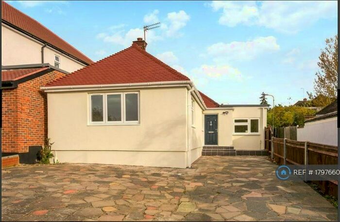 4 Bedroom Bungalow To Rent In Northwood Way, Northwood, HA6