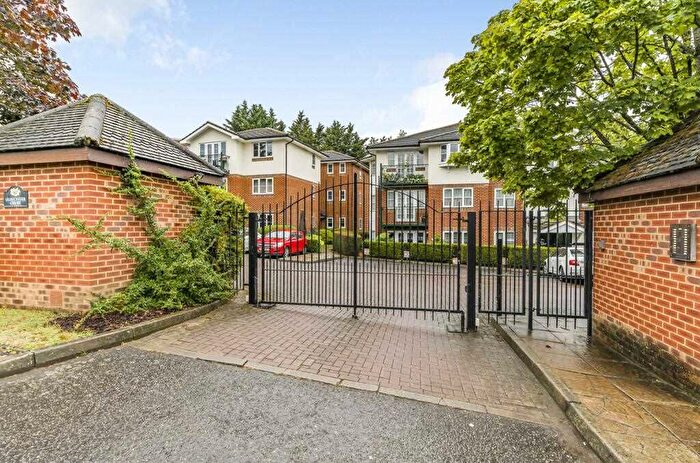 1 Bedroom Flat To Rent In Moorfield Road, Denham, Uxbridge, UB9