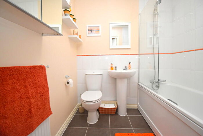 2 Bedroom Apartment For Sale In Venus Avenue, Biggleswade, SG18