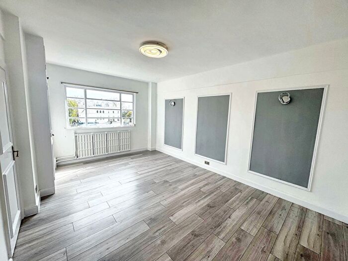 Property To Rent In Palace Gardens Terrace, Notting Hill, W8