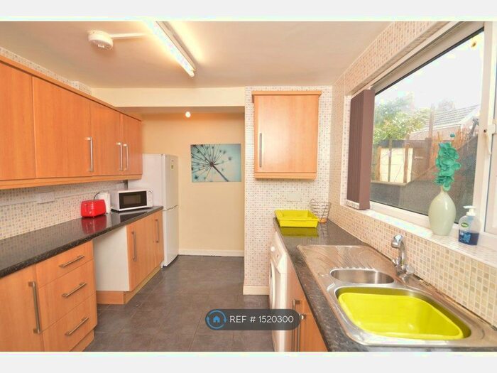 4 Bedroom Terraced House To Rent In Cambridge Street, Swansea, SA2