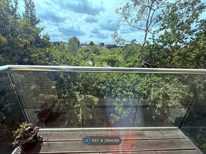 2 Bedroom Flat To Rent In Granville Road, London, NW2