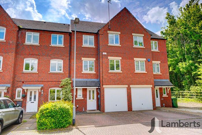 4 Bedroom Terraced House For Sale In Hedgerow Close, Greenlands, B98