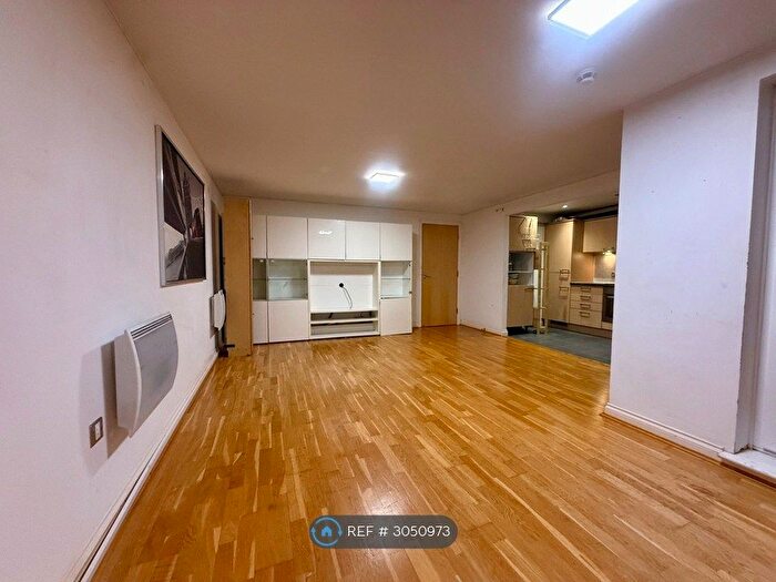2 Bedroom Flat To Rent In Primrose Place, Isleworth, TW7