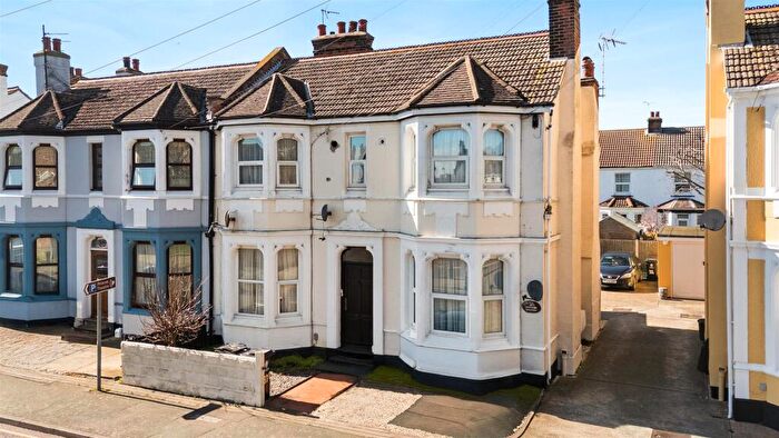 1 Bedroom Maisonette For Sale In The Grove, Clacton-On-Sea, CO15