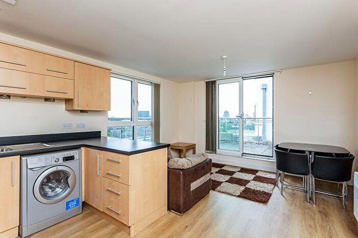 1 Bedroom Flat To Rent In The Roundhouse, Gunwharf Quays, Portsmouth, PO1