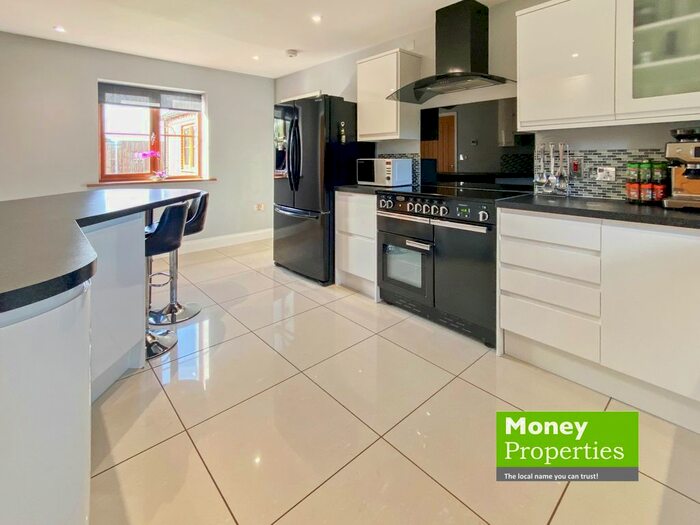 5 Bedroom Detached House For Sale In Hingham Road, Great Ellingham, Attleborough NR17
