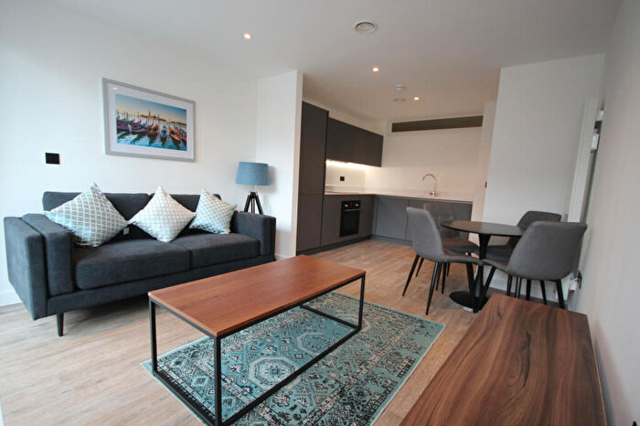 2 Bedroom Apartment To Rent In Manhattan Apartments, George Street, Manchester, M1