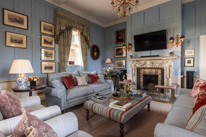 10 Bedroom House To Rent In Charlton Park Estate Malmesbury, SN16