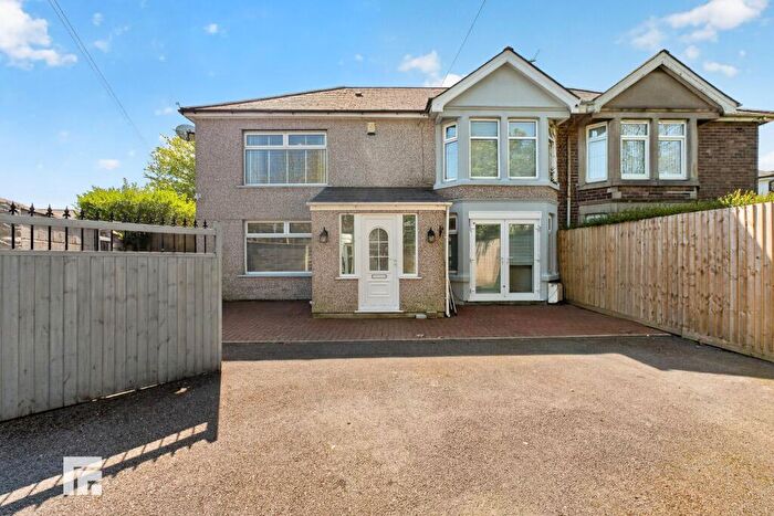 4 Bedroom Semi-Detached House For Sale In Hinchsliff Avenue, Barry, CF62