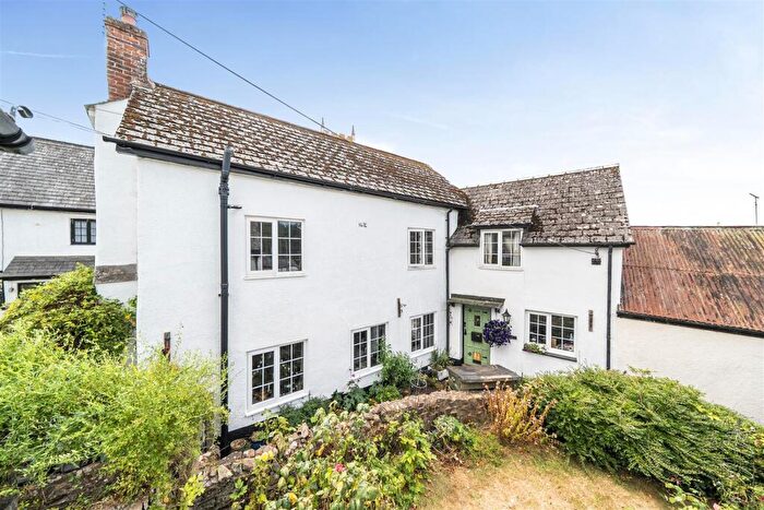 4 Bedroom Semi Detached House For Sale In In The Hayes, Cheriton Fitzpaine, EX17