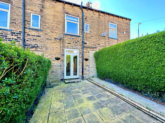 3 Bedroom Terraced House To Rent In Cleveleys Avenue, Sowerby Bridge, HX6