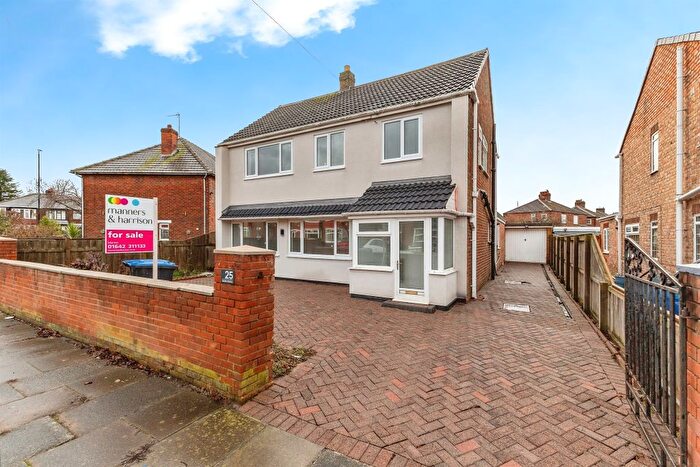 4 Bedroom Detached House For Sale In Lexden Avenue, Middlesbrough, TS5