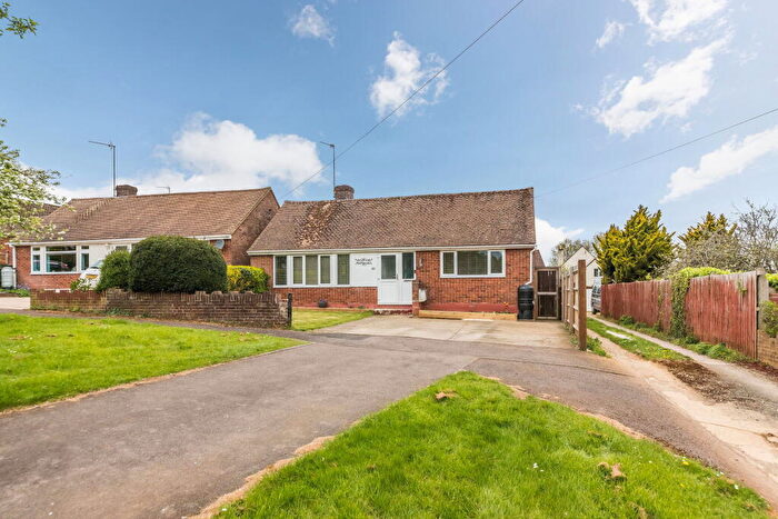 2 Bedroom Detached Bungalow For Sale In Elizabeth Rise, Banbury, OX16