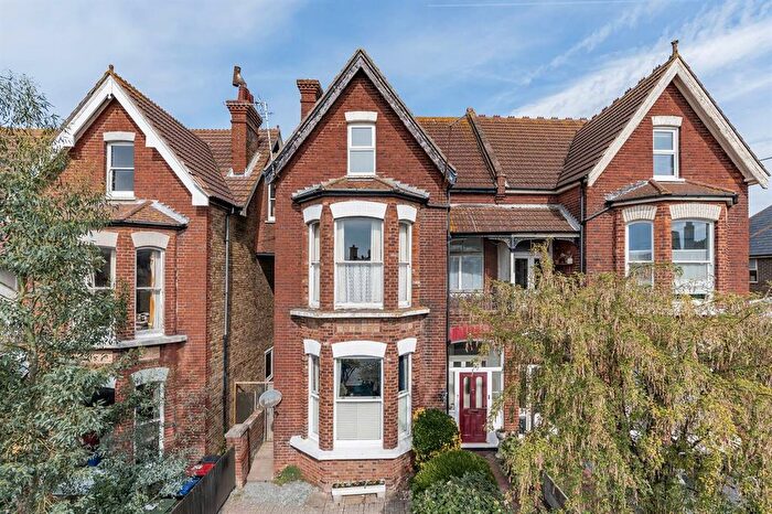 1 Bedroom Flat For Sale In Beltinge Road, Herne Bay, CT6