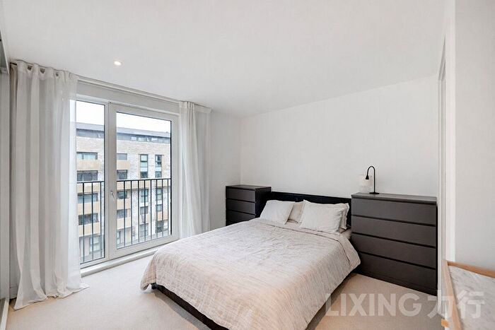 2 Bedroom Flat For Sale In Whiting Way, Surrey Quays, SE16