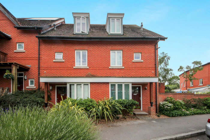 3 Bedroom Semi-Detached House To Rent In Henderson Avenue, Guildford, GU2