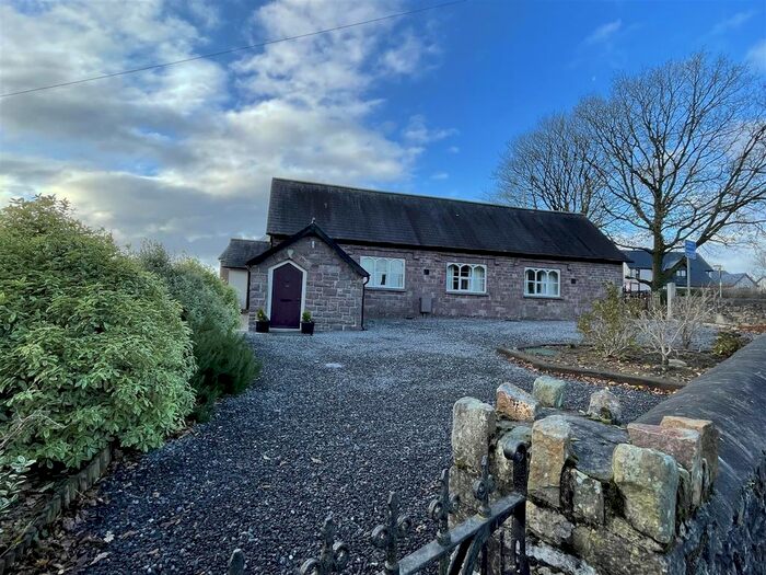 3 Bedroom Detached House For Sale In Llanarthney, Carmarthen SA32