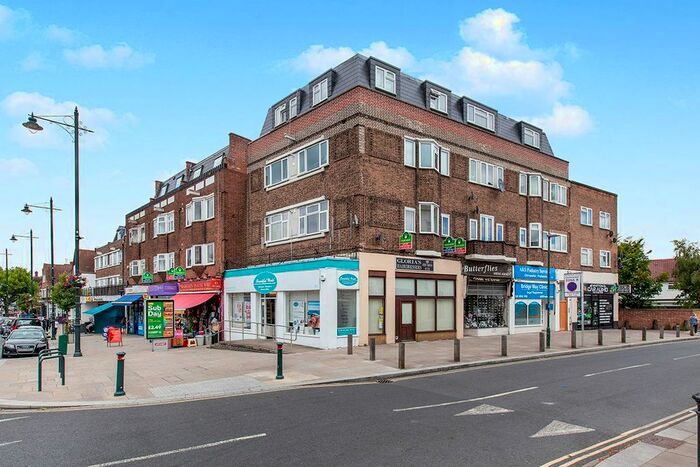 1 Bedroom Flat To Rent In High Street, Whitton, Twickenham, TW2