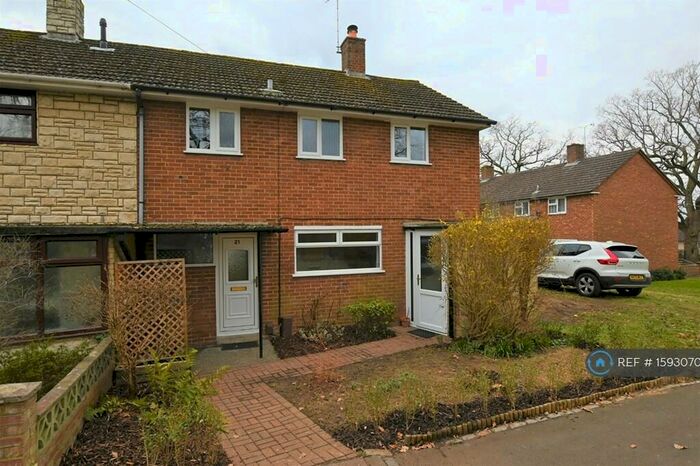 3 Bedroom Semi-Detached House To Rent In Greywell Avenue, Southampton, SO16