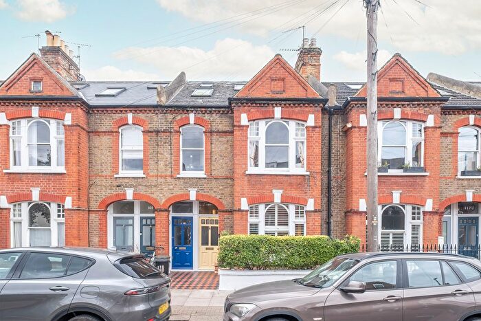 2 Bedroom Flat For Sale In Felsham Road, London, SW15
