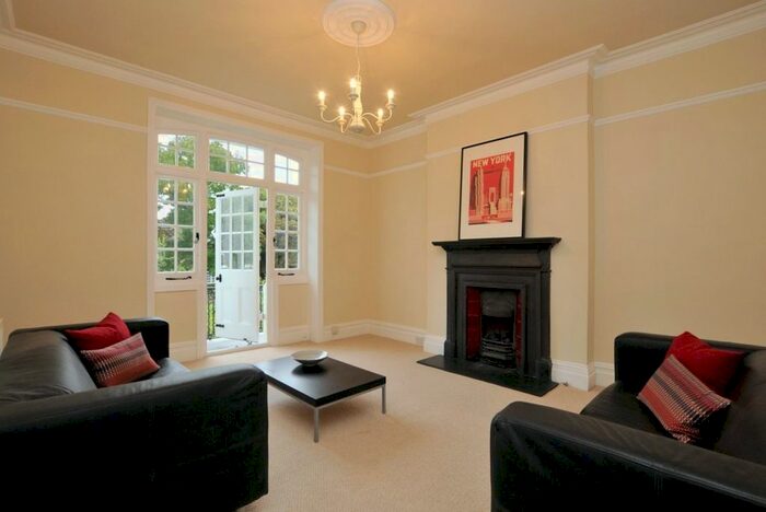 2 Bedroom Flat To Rent In Aberdeen Park, London, N5