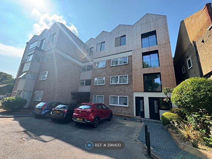 2 Bedroom Flat To Rent In Valentines Road, Ilford, IG1