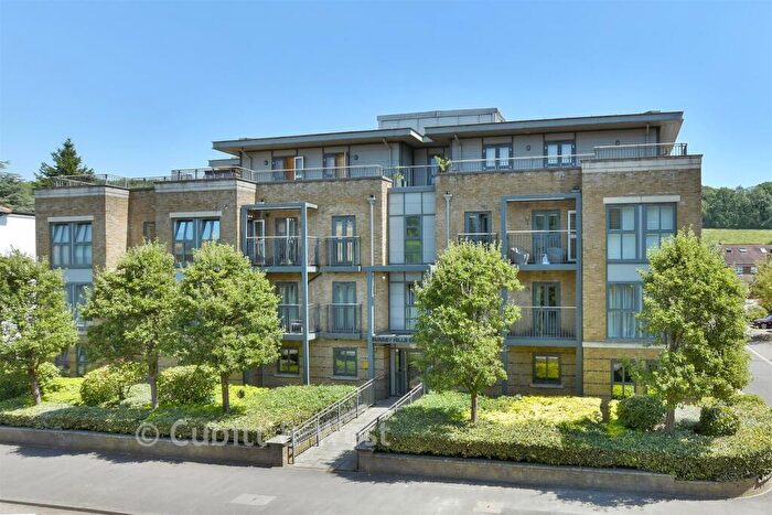 2 Bedroom Flat For Sale In Godstone Road, Caterham, Surrey, CR3