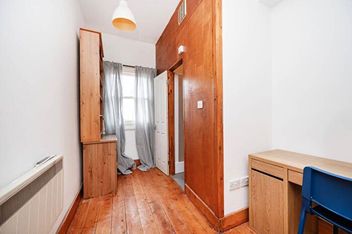 2 Bedroom Flat To Rent In Stoke Newington Church Street, Stoke Newington, London, N16