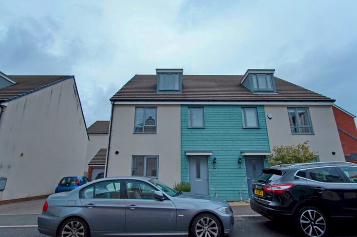 4 Bedroom Semi-Detached House To Rent In Great Copsie Way, Stoke Gifford, Bristol, BS16