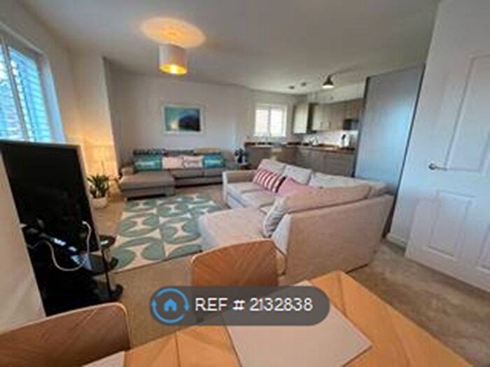 2 Bedroom Flat To Rent In George Holmes Way, Bristol, BS16