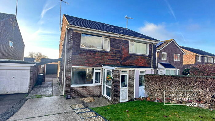 2 Bedroom Semi-Detached House For Sale In Savery Close, Ivybridge, Devon, PL21