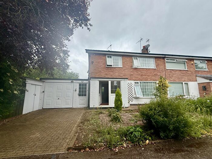 3 Bedroom Semi Detached House For Sale In Colne Close, Oadby, Leicestershire, LE2