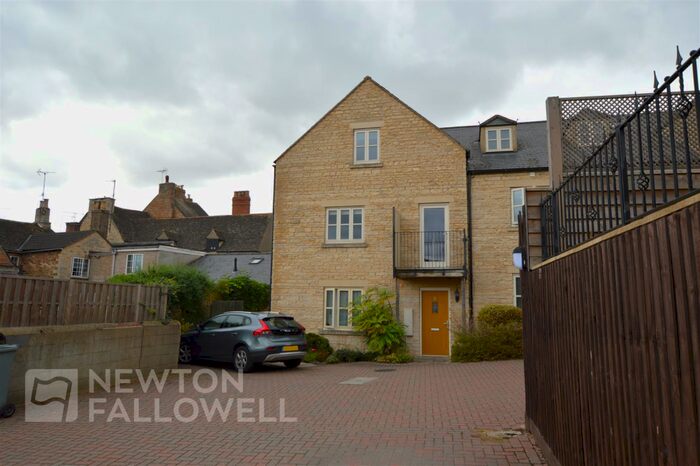 2 Bedroom Maisonette To Rent In Pauleys Court, Stamford, PE9