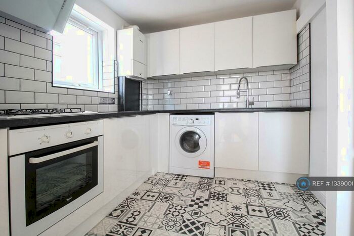 1 Bedroom Flat To Rent In Linton Court, Bromley, BR1
