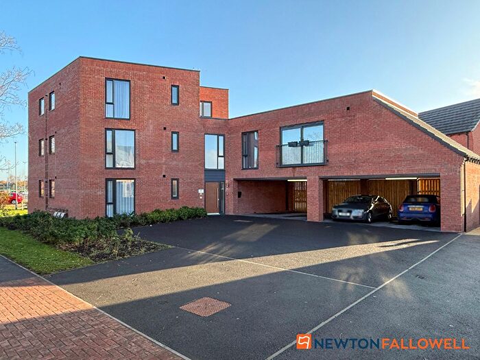 2 Bedroom Flat For Sale In Green Avenue, Newark, NG24