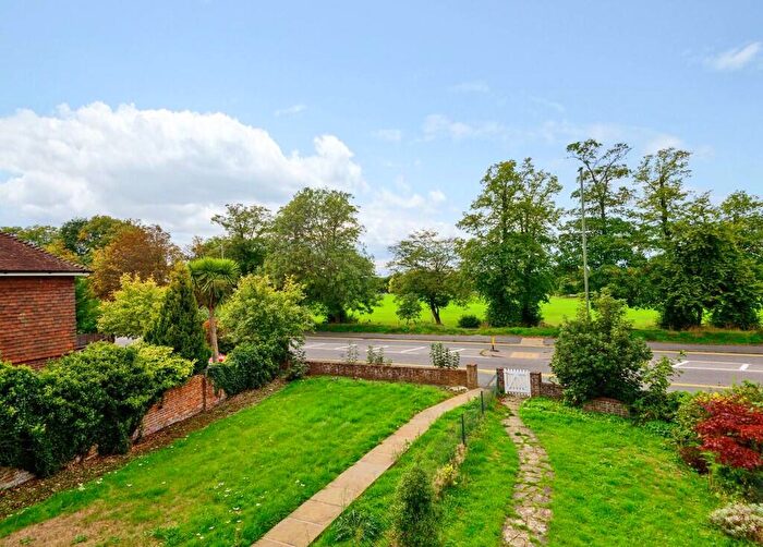 5 Bedroom Terraced House To Rent In Lindfield Gardens, Guildford, GU1