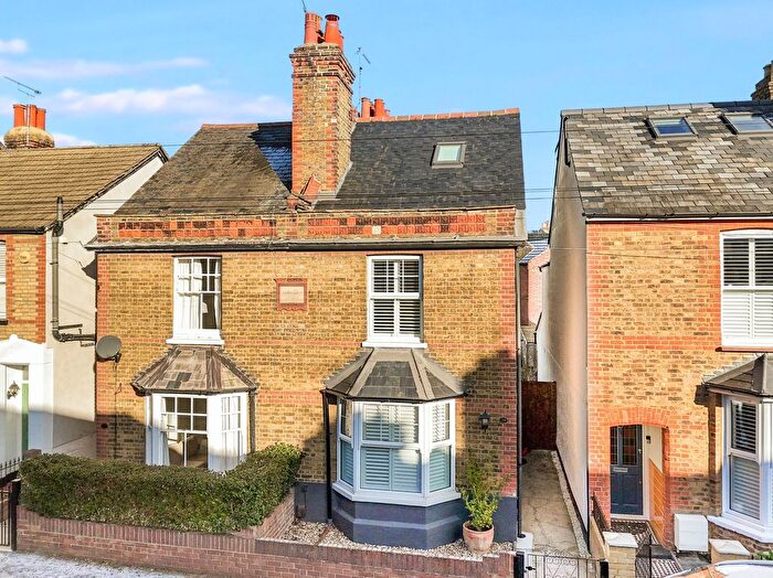 3 Bedroom Semi Detached House For Sale In Hamlet Road, Chelmsford, CM2