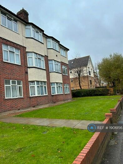2 Bedroom Flat To Rent In Beverley Court, Harrow, HA2