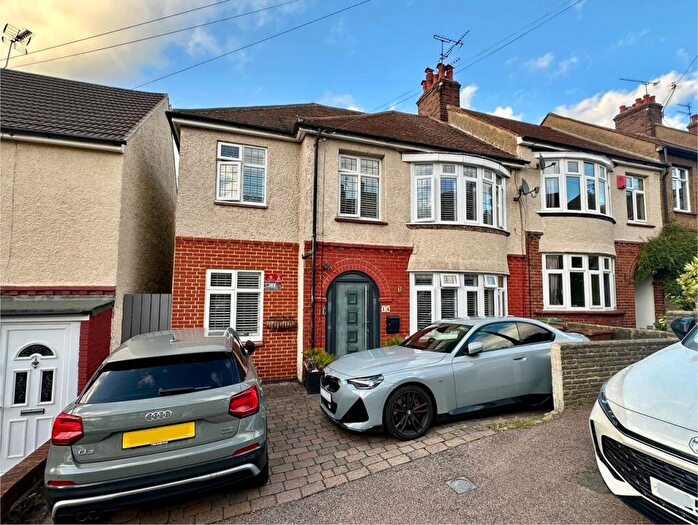 4 Bedroom Terraced House For Sale In Arthur Road, Rochester, ME1