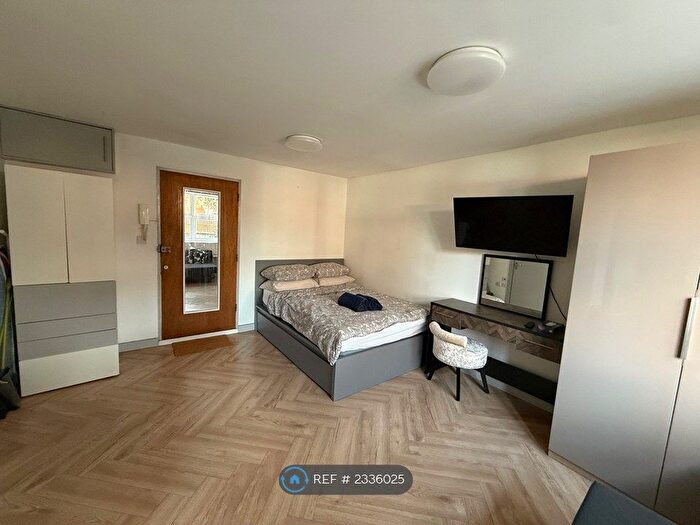 Studio To Rent In Spencer Mews, London, W6