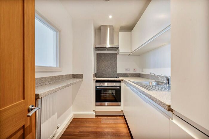 1 Bedroom Apartment For Sale In Long Acre, Bath, Somerset, BA1