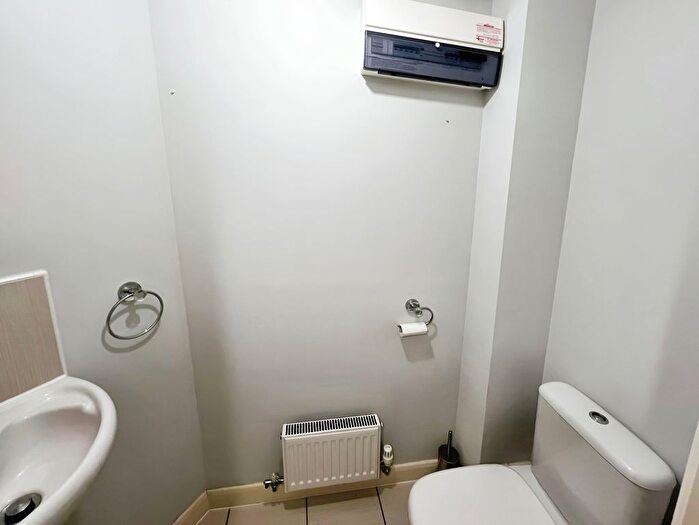 3 Bedroom End Of Terrace House For Sale In Betony Road, Coton Park, Rugby, Warwickshire, CV23