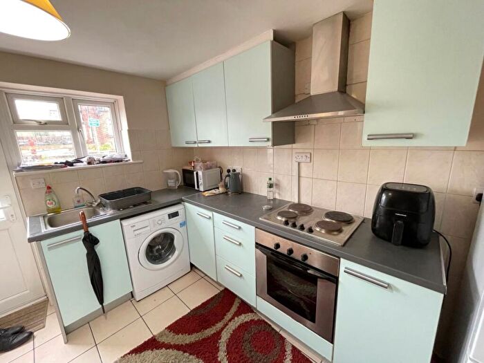 1 Bedroom Flat To Rent In Hughenden Road, HP13