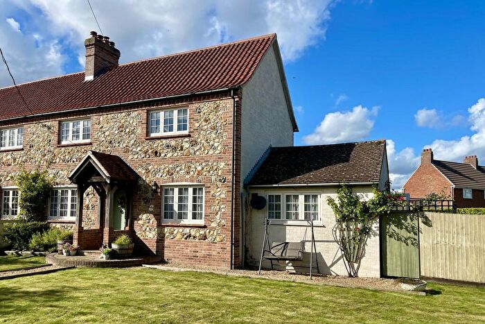 3 Bedroom Semi-Detached House To Rent In Long Lane, Feltwell, IP26