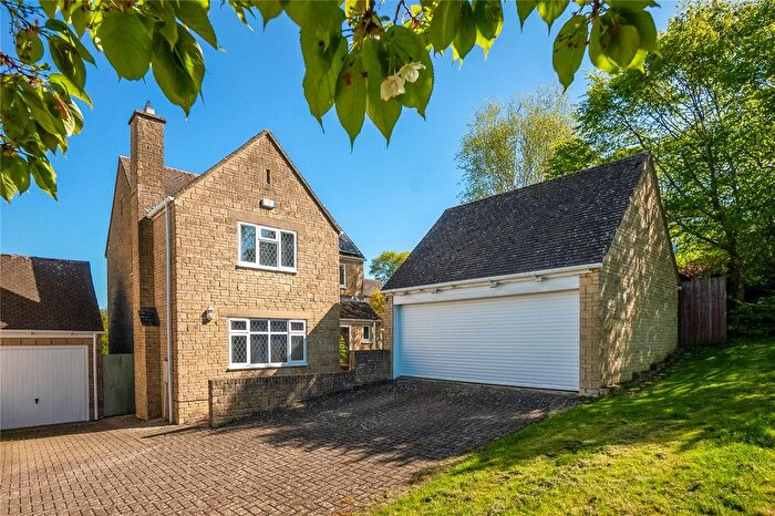 4 Bedroom Detached House For Sale In Wilcox Road, Chipping Norton, Oxfordshire, OX7