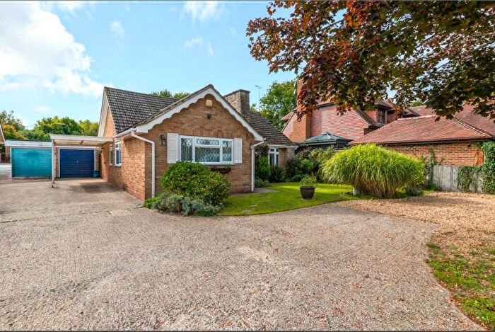 4 Bedroom Bungalow For Sale In Hazel Avenue, Farnborough, Hampshire, GU14