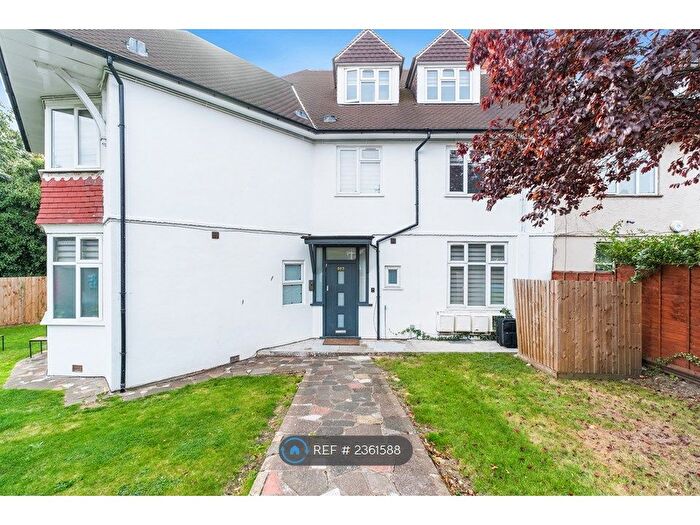 2 Bedroom Flat To Rent In Finchley Road, London, NW11